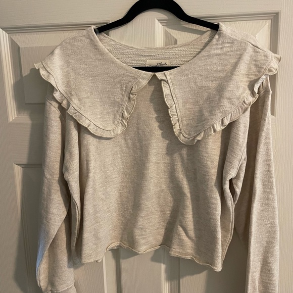 Universal Thread Oversized Collar Top - Picture 2 of 4